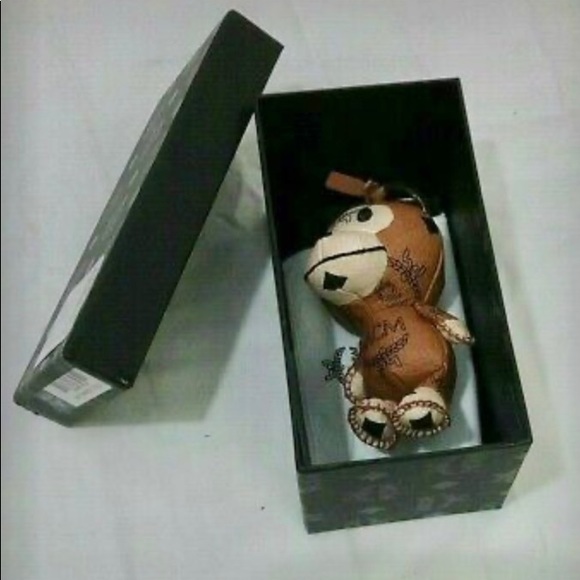 MCM x A Bathing Ape Baby Milo Charm Keychain - Picture 3 of 6